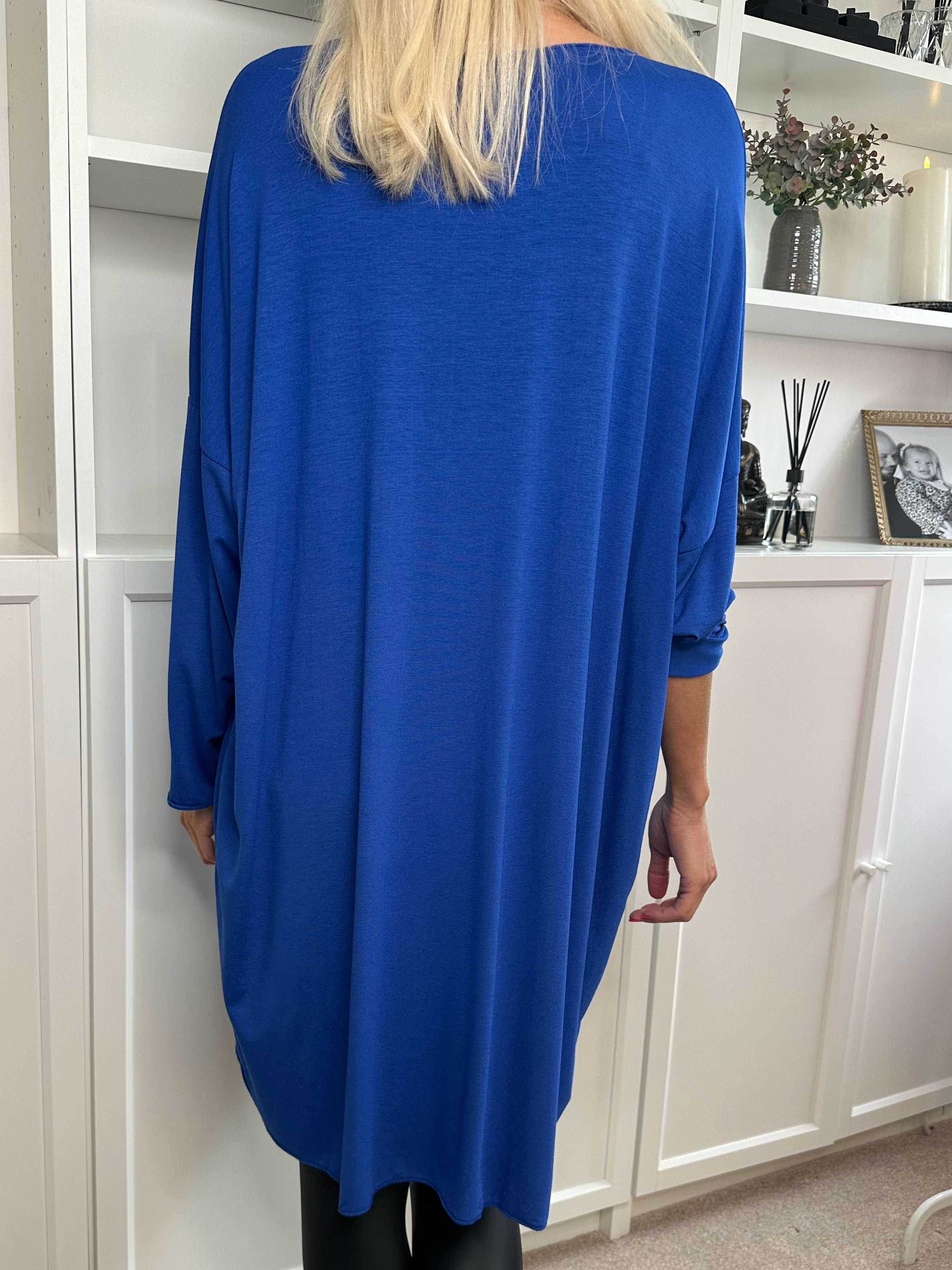 Vogue Long Sleeve - Långärmad klänning i viskos med guldskrift